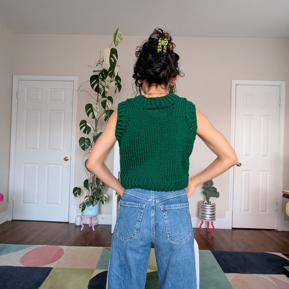 Green Knit Sweater Vest with Pink 'TAG ME' Design - Picture 4 of 5